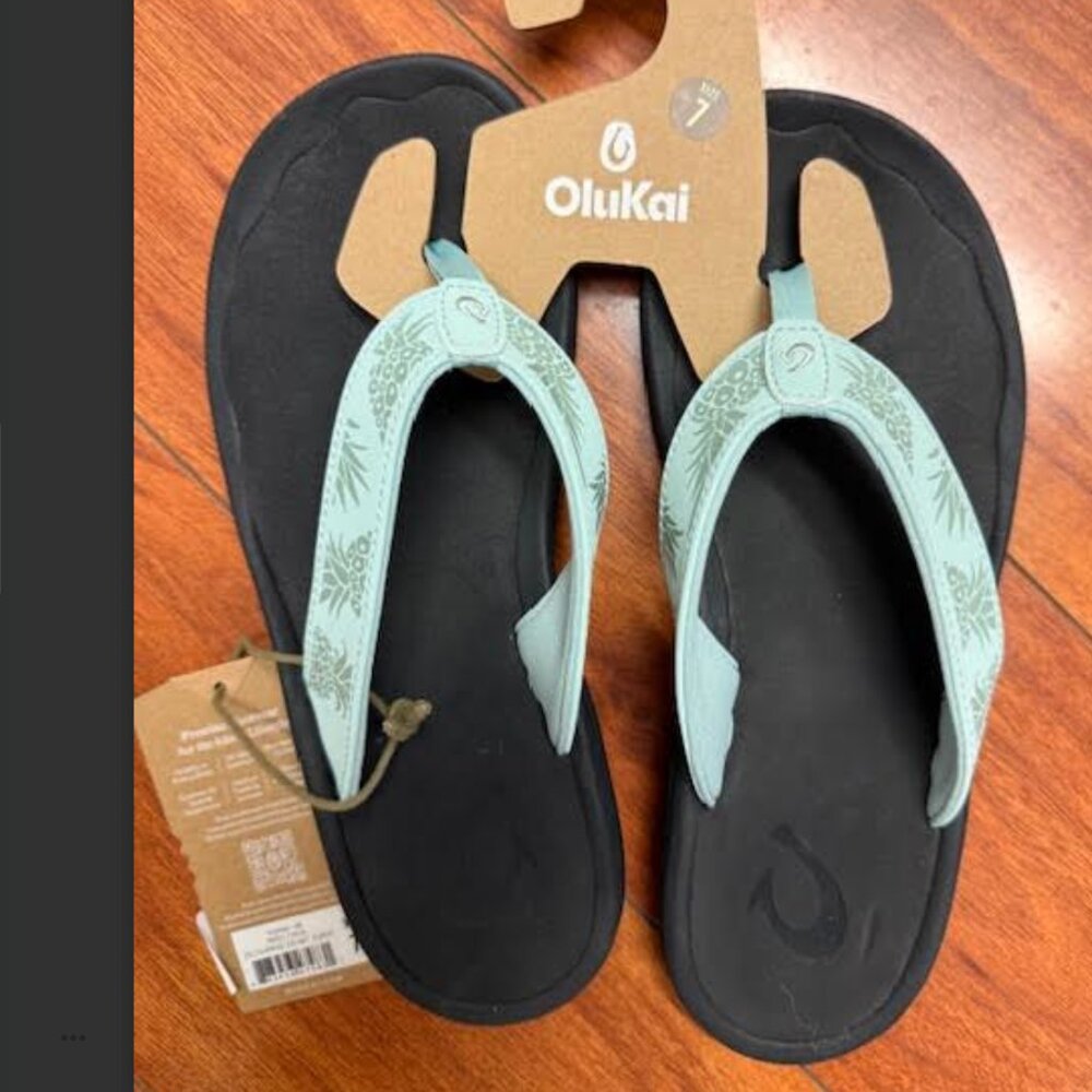 NEW Olu Kai Light Green Tropical Women's Swell Hua Size 7 Flip Flops Sandals NWT